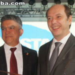 Veveu Arruda assina a ordem de serviço para construção de uma quadra coberta na localidade de Ouro Branco