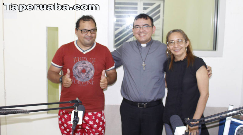 Diácono Erivaldo Prado faz visita a Taperuaba F