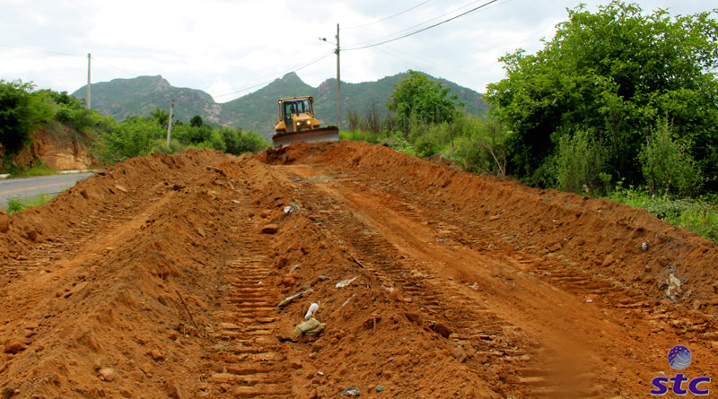 Trabalhos na curva da morte - Estrada de Taperuaba