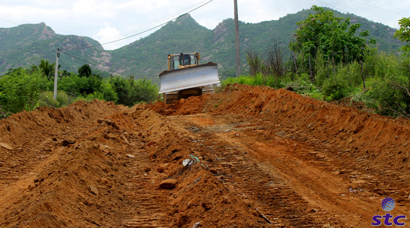 Trabalhos na curva da morte - Estrada de Taperuaba