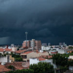 Nuvens de chuva carregadas em Sobral chamam atenção de moradores