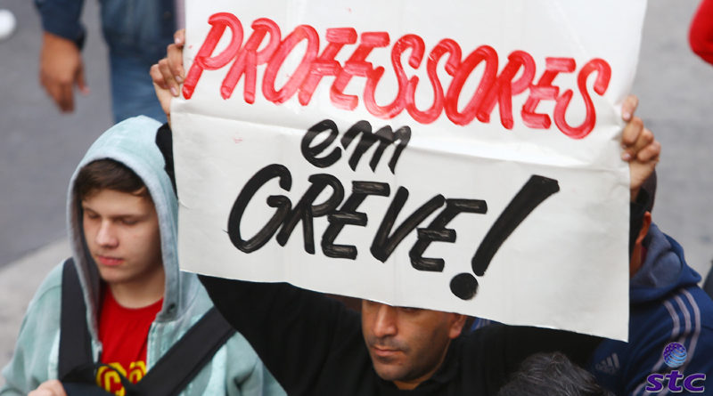 Professores em greve em Fortaleza