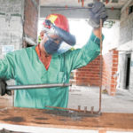 Mais de 100 mil trabalhadores poderão voltar às atividades a partir de hoje