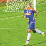 Fortaleza enfrenta o Goiás em busca da primeira vitória na Série A