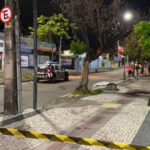 Ocupantes de carro matam suspeito de assalto a tiros ao lado da Igreja Redonda, na Parquelândia