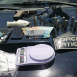 PM prende homem e apreende armas de fogo e drogas dentro de imóvel em Santa Quitéria