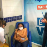 Vacinação em Sobral: agente de saúde e técnica em enfermagem são imunizadas contra Covid-19