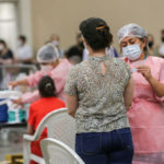 Primeiro dia de vacinação contra Covid-19 no Centro de Eventos termina com 2.702 doses aplicadas