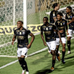 Ceará vence Coritiba por 2 a 0 e garante vaga na Sul-Americana
