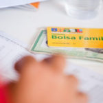 Auxílio emergencial e Bolsa Família garantem menos da metade da cesta básica em Fortaleza