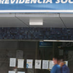 Parcelas do 13º salário de aposentados do INSS devem ser pagas em maio e junho