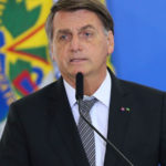 Bolsonaro sanciona lei que permite exame de paternidade em parentes do suposto pai