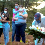 Março foi o pior mês da pandemia de Covid-19 no Brasil; abril pode ser mais trágico