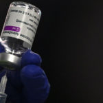Fiocruz receberá dois lotes de IFA neste mês para retomada de produção da vacina contra a Covid-19