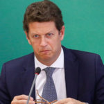 Polícia Federal mira Ricardo Salles em operação que apura exportação ilegal de madeira