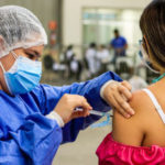 Covid-19: Fortaleza ultrapassa mais de 90 mil profissionais da saúde vacinados