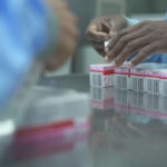 Fiocruz e AstraZeneca assinam contrato para produzir insumo de vacina contra Covid-19 no Brasil