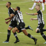 Com gol nos acréscimos, Ceará vence Atlético-MG por 2 a 1 no Castelão