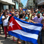 Cuba registra protestos em diversas cidades e presidente convoca revolucionários
