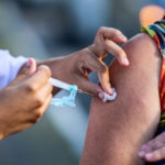 Lote com 319.960 doses de vacinas contra a Covid-19 chega ao Ceará neste fim de semana