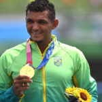 Isaquias Queiroz é ouro na canoagem e conquista 4ª medalha em Olimpíadas