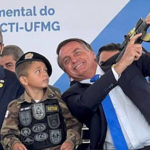 Comitê da ONU condena o uso de crianças com armas de brinquedo em evento de Bolsonaro