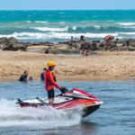 Bombeiros salvam 13 pessoas de afogamentos na Praia do Futuro; 10 eram turistas