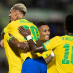 Raphinha se destaca, Brasil brilha e goleia Uruguai por impiedosos 4 a 1