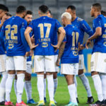 Confira horários e onde assistir às partidas de futebol desta sexta, 22 de outubro