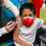 Crianças de 5 a 11 começam a ser vacinadas contra a Covid-19 em Israel