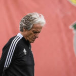 Jorge Jesus pede demissão do comando do Benfica após derrota em clássico para o Porto