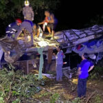 Ônibus cai em ribanceira, deixa 10 mortos e outros 21 feridos no Paraná