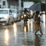 Inmet publica novo alerta de perigo para chuvas fortes e ventanias em 135 cidades do CE