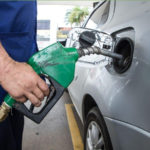Preço do litro da gasolina comum fica R$ 0,51 mais caro no Brasil; confira valores