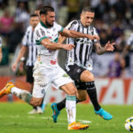 Ceará sofre gol no fim da partida e empata com Coritiba pela Série A