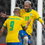 Neymar faz de pênalti, e Brasil supera Japão em amistoso preparatório da Copa do Mundo