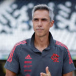 Flamengo decide saída de Paulo Sousa e inicia busca por novo técnico