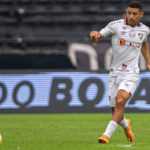 Jogos de futebol hoje na TV: veja onde assistir e o horário das partidas de sábado (2)