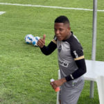 Atacante colombiano John Vásquez já treina no Ceará; veja valores da negociação