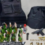 Polícia Militar apreende armas de fogo, munições e coquetéis molotov com quadrilha em Caucaia