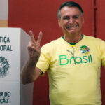 Bolsonaro chega mais cedo e vota no Rio de Janeiro e afirma que ‘expectativa é de vitória