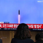 Coreia do Norte lança míssil e Japão pede à população que procure abrigo; entenda