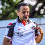 Paulinho Kobayashi é o novo técnico do Ferroviário após saída de Paulo Foiani