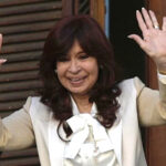 Cristina Kirchner é condenada a seis anos de prisão pela Justiça argentina