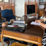 Prefeita em exercício, Christianne Coelho recebe coordenadora da Casa da Mulher Cearense