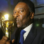 Velório do Pelé acontece na segunda-feira (2) na Vila Belmiro, em Santos; veja detalhes