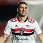 São Paulo envia ofício à CBF e pede revisão de regra sobre limite de estrangeiros em jogos