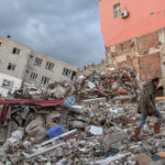 Novo terremoto na Turquia causa morte de uma pessoa e destrói mais prédios