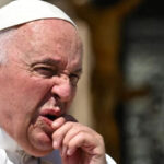 Papa Francisco vai fazer cirurgia de emergência devido a risco de obstrução intestinal