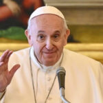 Com 86 anos, Papa Francisco foi hospitalizado para realização de exames médicos em Roma